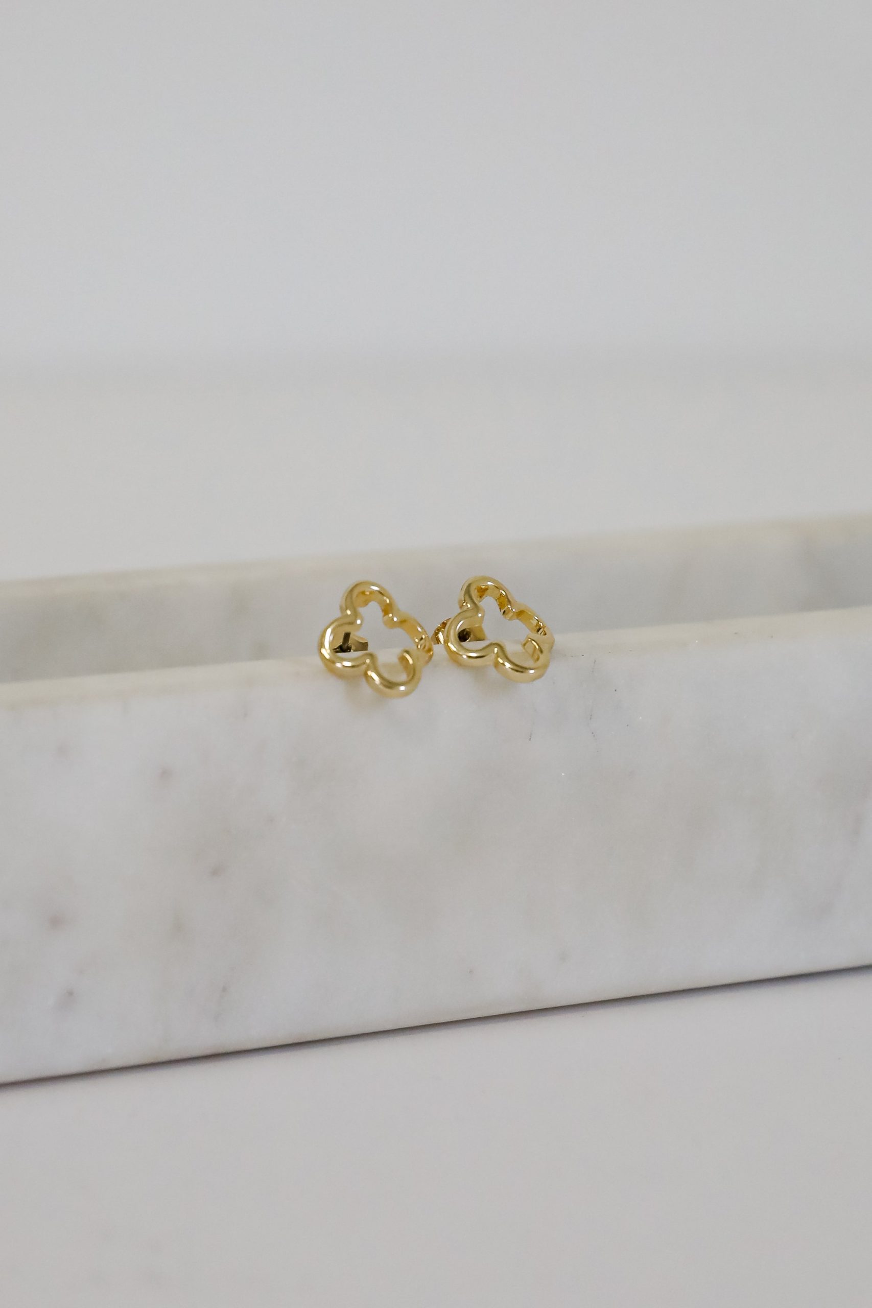 shopdressup_gold_quatrefoil_stud_earrings-3.jpg